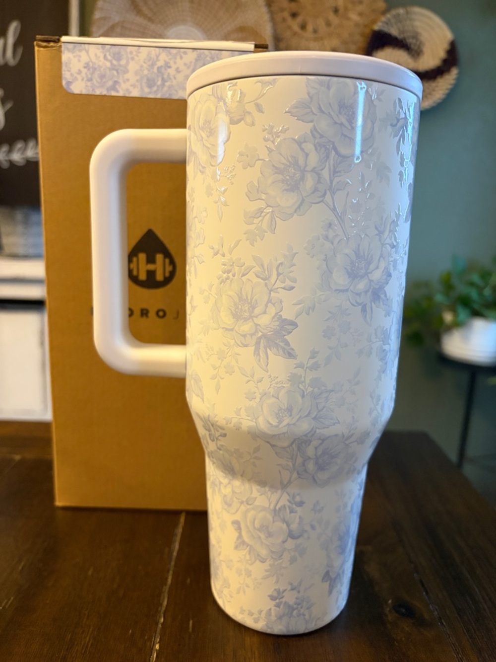 Hydrojug Traveler (32oz) in CHERISH! New! Limited Edition!! - Picture 2 of 6